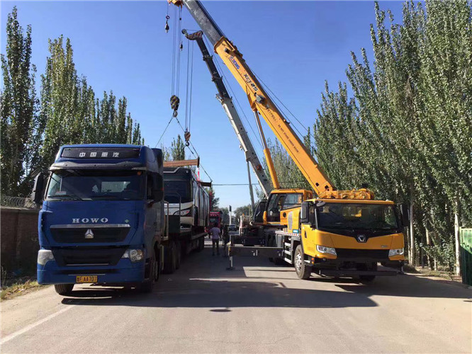 茫崖市“省油又稳当”—— 吊车的 “智能节能” 技术